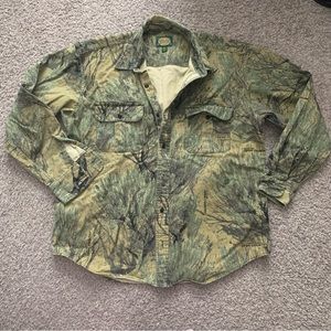 Cabelas Mens Large Camouflage Green Tan Long Sleeve Button front Top